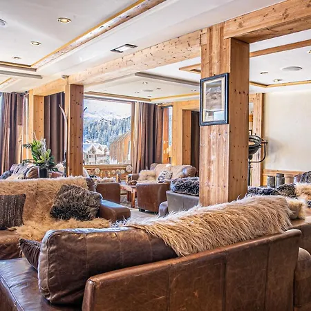 Hotel La Pomme 4*
